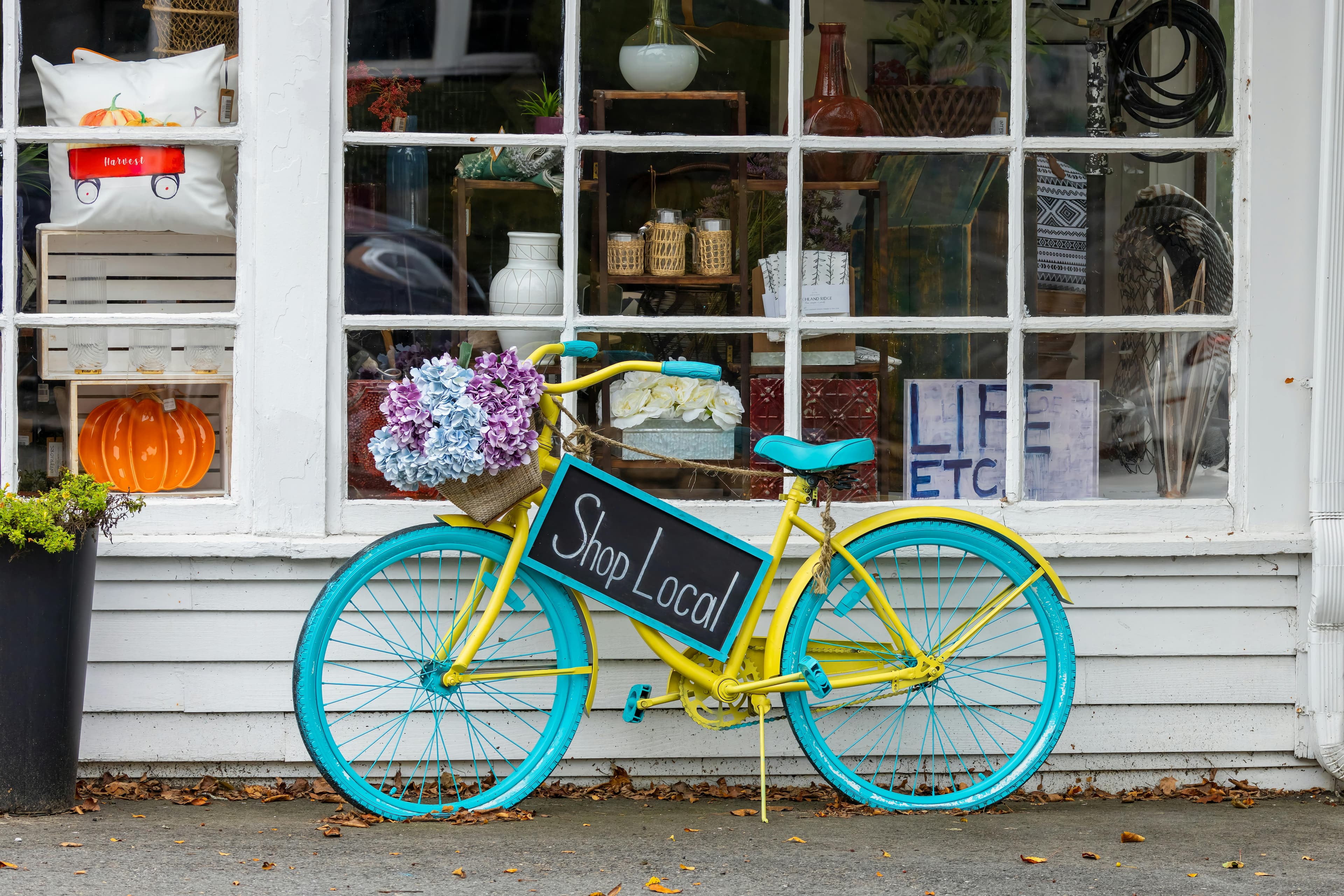 How Independent Businesses Can Compete with Big Chains